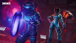 兩個身穿太空盔甲的Fortnite角色，手持武器對抗紅色星球。