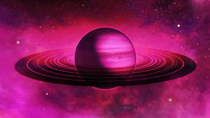 一顆帶有光環的紫色行星在繁星點點的宇宙星雲中。