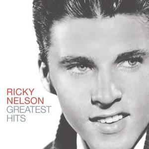 Ricky Nelson 在復古黑白專輯封面照片中微笑。
