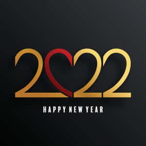 金色2022配紅色心形，在深色紋理背景上慶祝新年快樂。