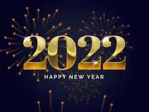 金色2022字樣搭配煙火慶祝新年。