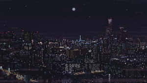 像素化城市景觀夜景，帶有發光的窗戶和天空中明亮的月亮。 — 夜景城市 壁紙