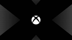 黑色背景上的白色Xbox標誌與半色調漸變三角形。