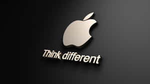 深色背景上帶有「Think different」標語的Apple標誌