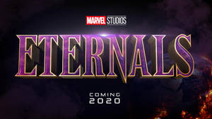 Marvel Studios電影《永恆族》的標題卡，背景為宇宙和熾熱。