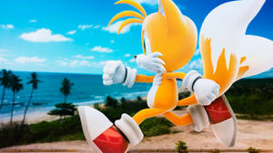 Tails 狐狸在陽光明媚的海灘上奔跑，有棕櫚樹和海洋。