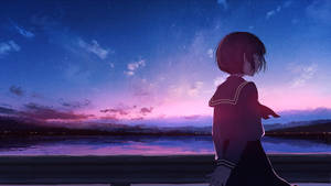 穿著水手服的動漫女孩站在星空黃昏的湖邊。