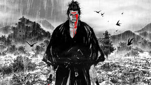 臉上帶血的武士站在雨中，戰場上有鳥兒飛翔。