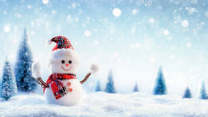 雪人站在雪地森林中，戴著紅色格仔帽和圍巾