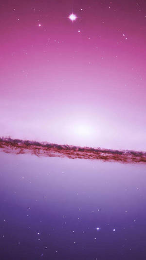 一個粉紅色和紫色的星系，在宇宙天空中有星星。