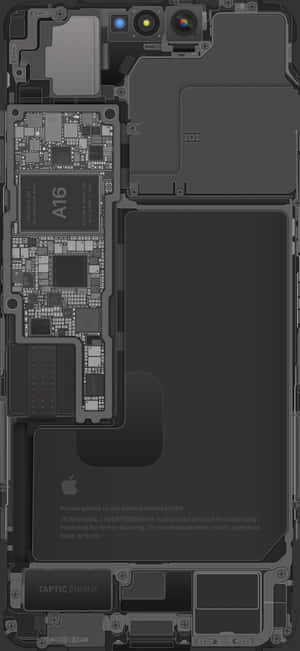 iPhone內部特寫，顯示A16晶片、相機、電池和Apple標誌。 — Huawei 壁紙