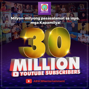 慶祝3000萬YouTube訂閱者的圖形，背景有電視節目海報。