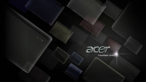Acer TravelMate 手提電腦在黑暗空間中漂浮，帶有發光標誌。