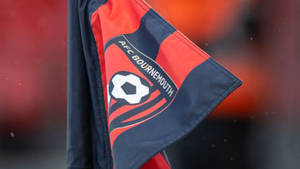 AFC Bournemouth 足球旗幟隨風飄揚。 — 旗幟 壁紙