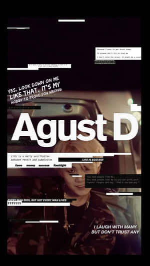 Agust D 肖像，在黑暗都市環境中帶有文字疊加和故障效果。 — 衝吧烈子 GIF 壁紙
