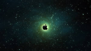 Apple標誌在繁星點點的藍綠色太空場景中發光。