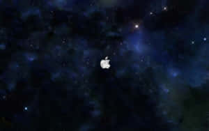 Apple標誌居中於星空宇宙背景，帶有藍色星雲。