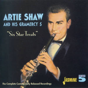 Artie Shaw 身穿燕尾服在復古爵士專輯封面上吹奏單簧管。