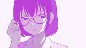 紫髮戴眼鏡的動漫女孩觸碰臉頰。