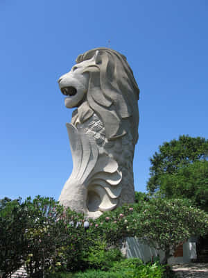 新加坡公園內的大型白色魚尾獅雕像，獅頭魚尾 — Galaxy Z TriFold 壁紙