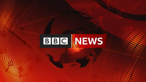 BBC News 標誌，地球儀和數碼數據背景。