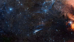深邃太空中色彩繽紛的星雲廣闊星空