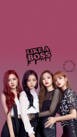 BLACKPINK成員於粉色背景前，搭配「Like A Boss」文字壁紙