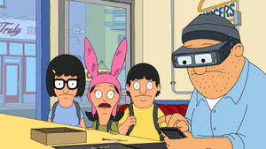 Bob's Burgers 一家在餐廳，Gene 戴著 VR 眼鏡拿著手機。