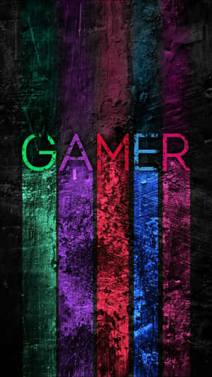 在紋理深色背景上的霓虹色Gamer文字。 — 界王拳 壁紙