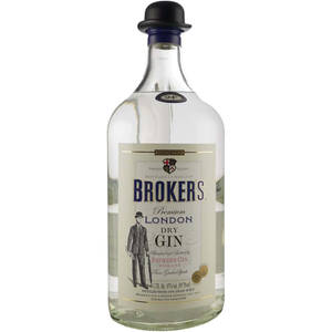 一瓶清澈的玻璃瓶裝 Broker's Premium London Dry Gin，帶有復古標籤。