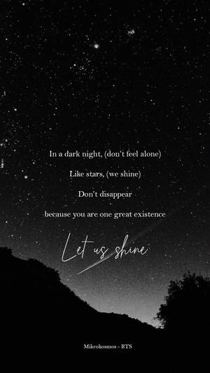 星空夜空，山脈剪影上方有勵志語錄。