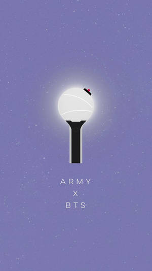 一個發光的BTS應援棒，帶有紅色心形，在佈滿星星的紫色天空上，並有「ARMY x BTS」文字。