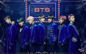 BTS 成員身穿藍色夾克，新歌宣傳照