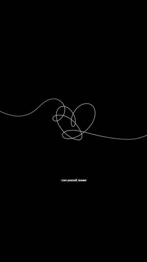黑色背景上的白色線條心形，文字「Love yourself. Answer」