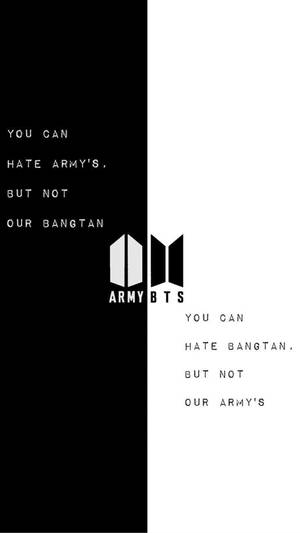 BTS標誌與粉絲口號在黑白背景上分屏顯示。 — BTS標誌 壁紙