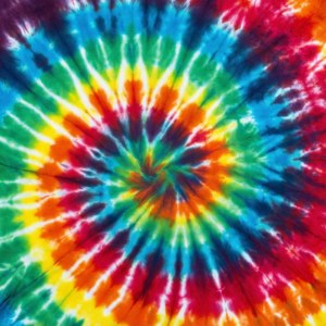色彩繽紛的紮染圖案，帶有旋轉的彩虹色調和白色條紋