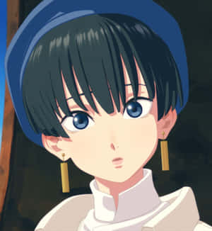 短黑髮、藍眼睛、戴金耳環的動漫女孩，穿著藍色頭巾和白色服裝。 — Galaxy Z Flip 8 壁紙