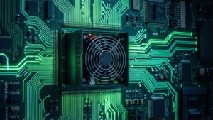 發光綠色電路板，帶有中央冷卻風扇和複雜的霓虹路徑。