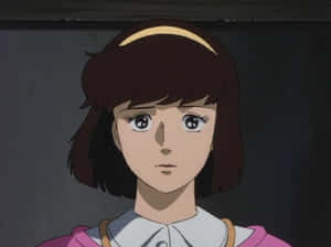 棕色頭髮、黃色頭帶的動漫女孩，身穿粉紅色襯衫和白色領子。 — 惡魔人crybaby 壁紙