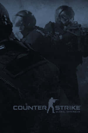 三名身穿戰術裝備的士兵，帶有Counter Strike Global Offensive標誌。