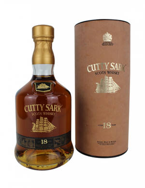 Cutty Sark 18 年威士忌酒瓶和帶有金色船隻標誌的圓柱形禮盒。