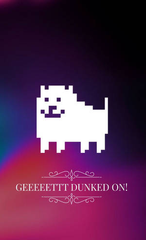 像素化白色狗與文字「GEEEEETT DUNKED ON!」在彩色漸變背景上