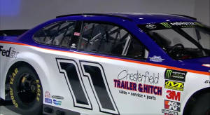 帶有贊助商貼紙的NASCAR賽車11號。