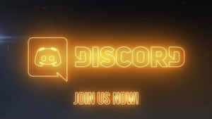 深色背景上的霓虹橙色 Discord 標誌和 join us now 文字