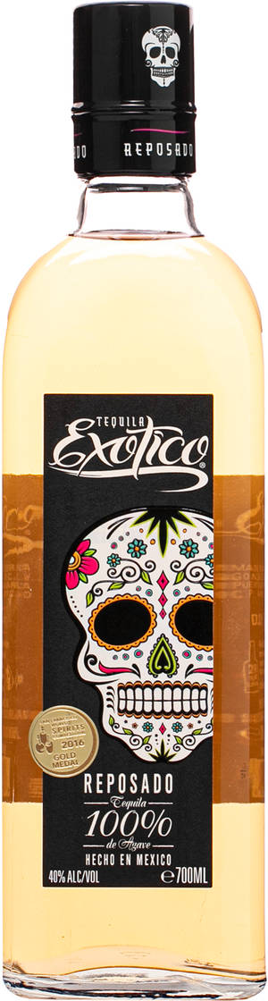 一瓶帶有糖骷髏設計的 Exotico Reposado 龍舌蘭酒。