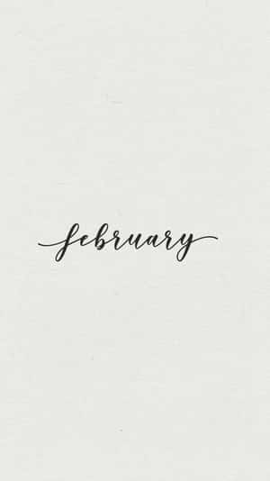 February 以優雅黑色草書寫在帶紋理的米白色背景上