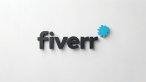 Fiverr 標誌帶藍色齒輪圖標在白色牆壁上