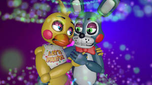 Freddy Fazbear 和 Chica 在色彩繽紛的散景背景下，眼睛發光並拿著派對標誌擁抱。