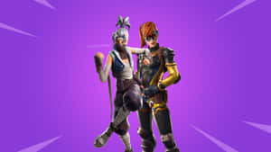 兩個 Fortnite 角色在紫色背景上擺出動作姿勢。