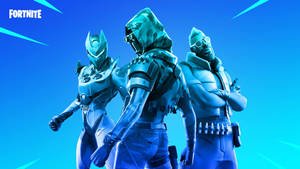 三個穿著藍色盔甲的Fortnite遊戲角色自信地擺姿勢。